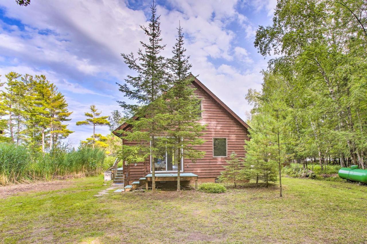 Secluded Bass Lake Cabin, 9 Mi To Traverse City! Экстерьер фото