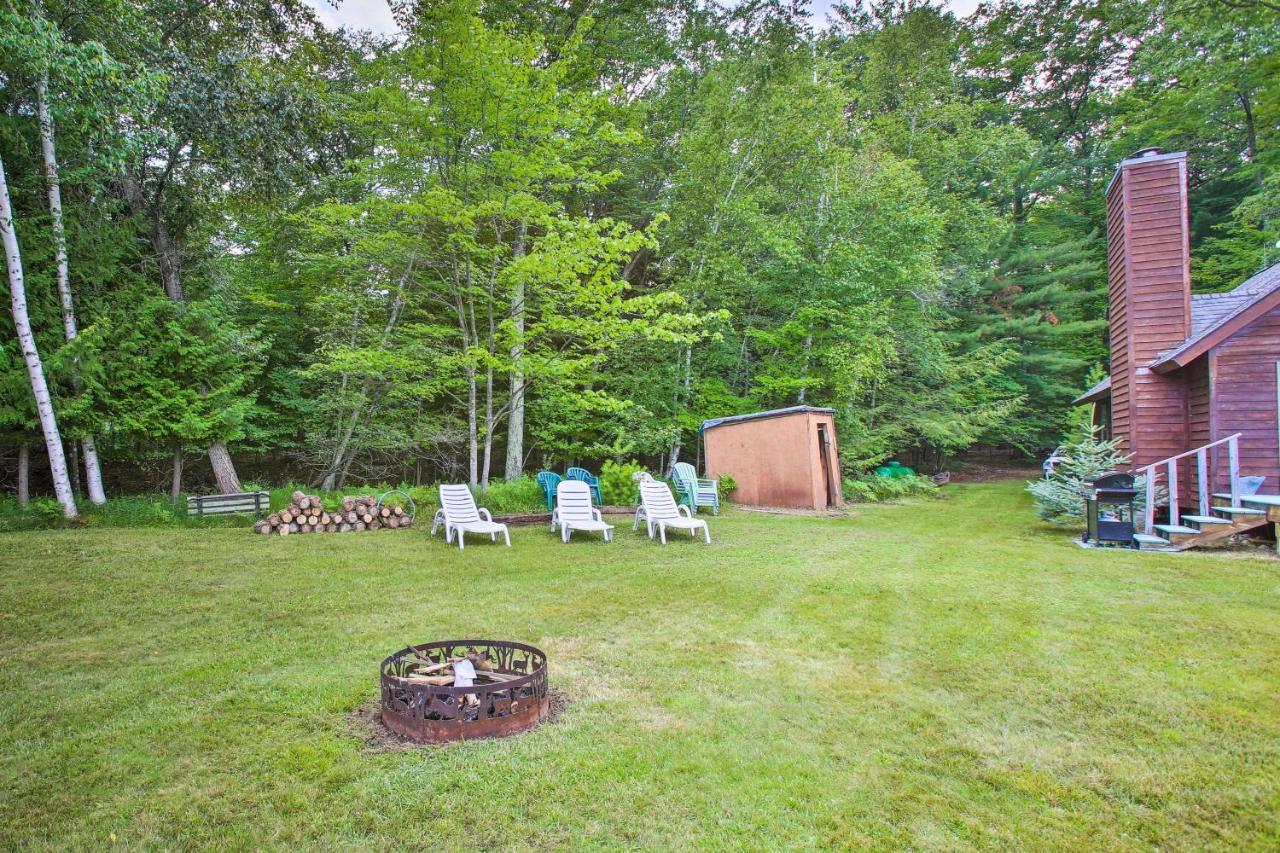 Secluded Bass Lake Cabin, 9 Mi To Traverse City! Экстерьер фото